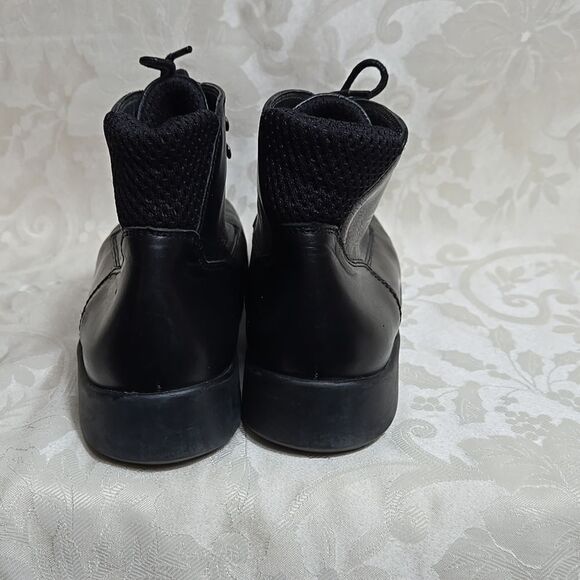 L.L. Bean Vintage Black Leather Grandma Lace up Boots - Picture 6 of 8